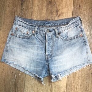 Levi’s Light Wash Cut-off Shorts Size 26